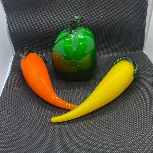 Vintage Murano Style Art Glass Vegetables Set of 5 Peppers tomato, eggplant - Picture 5 of 8